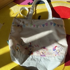 ダッフィーフレンズトートバッグの画像