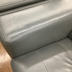 90分の無料軽トラック貸出サービス！KELVIN GIORMANI 2人掛けソファーの画像