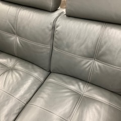 90分の無料軽トラック貸出サービス！KELVIN GIORMANI 2人掛けソファーの画像