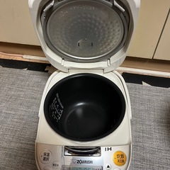 象印炊飯器 極め炊き NP-XA10  (5.5合)
の画像