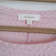 HUSH HUSH　薄手かぎ編みドルマン風ニット　ピンク　ゆたりのあるМサイズの画像