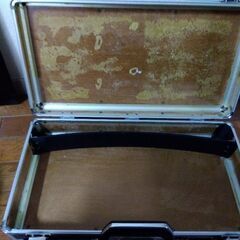 フタバ　ケース　　カバンの画像