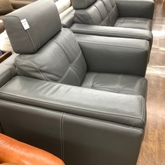 90分の無料軽トラック貸出サービス！KELVIN GIORMANI 1人掛けソファーの画像