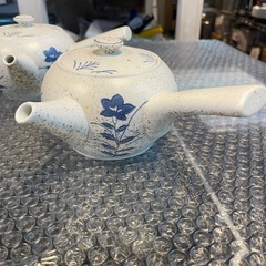 【引き取り限定】中古品　急須　2個セット　白　花柄の画像