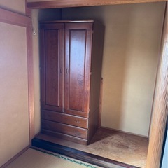 お話中 事務デスク タンス テレビ1式の画像