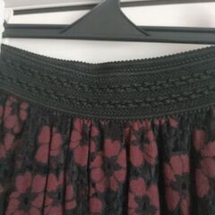 レディース　ミモレスカート　花柄　レース　黒　赤　総ゴムの画像