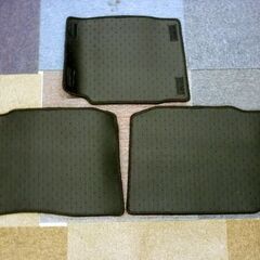 ☆MITSUBISHI OUTLANDER フロアマット 6枚セット 運転席 フロントフロア リアフロア サードフロア 三菱 アウトランダー 社外品 札幌市 豊平区 平岸店の画像
