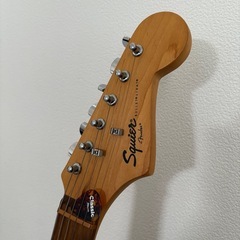 【至急】エレキギター スクワイヤー 黒 美品 スタンド・ピック・チューナー付きの画像
