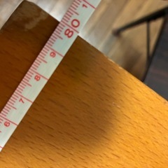 テーブル(椅子あり)の画像