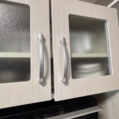 　食器棚の画像