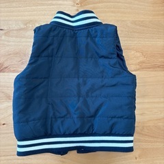 西松屋　ふかふかベスト　80cmの画像