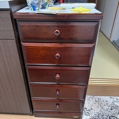 受付終了　木製の引き出しタンスの画像