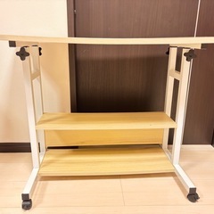 キャスター付きデスク（棚2段）の画像