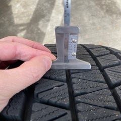 ブリヂストンdmv3スタッドレスタイヤ、ウェッズスポーツホイール（SA20R）付きの画像