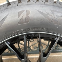 ブリヂストンdmv3スタッドレスタイヤ、ウェッズスポーツホイール（SA20R）付きの画像