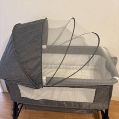 ベビーベッドの画像