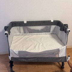 ベビーベッドの画像