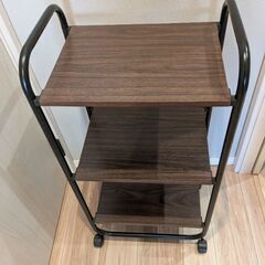 ローラー付ラックの画像