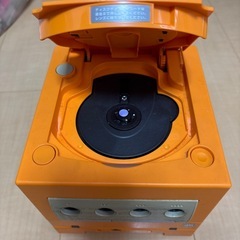 ゲームキューブ　オレンジの画像