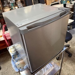 ブランド: エスキュービズム(S-cubism) 3.4 5つ星のうち3.4 (73) エスキュービズム 1ドア冷凍庫 WFR-1032SL シルバー 32L WFR-1032SLの画像