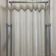 ハンガーラックの画像