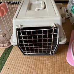 ペットゲージ　キャリアケース　トイレトレー他　の画像