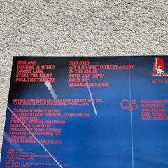 Q5    LPレコードの画像