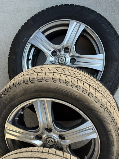 ★美品★　PIRELLI ピレリ 195/60R16 スタッドレスタイヤ 冬タイヤ 残り溝 約6mm