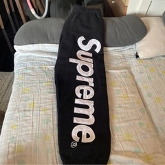 Supremeの画像