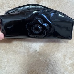 MARY QUANT 黒 フラワー型ジッパー 筆箱 スクエアペンケース　筆箱 筆記用具ケースの画像