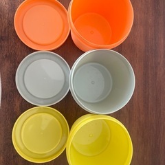 カラフルタッパーの画像