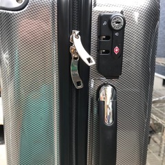 (決定)☆新品未使用☆ミッシェルクラン　スーツケースの画像