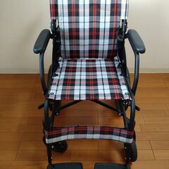 ほとんど使用していません。介助型車椅子の画像