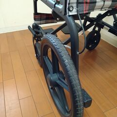 ほとんど使用していません。介助型車椅子の画像