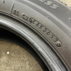 195/60R15 BRIDGESTONE VRX2 スタッドレスタイヤ の画像
