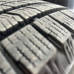 195/60R15 BRIDGESTONE VRX2 スタッドレスタイヤ の画像