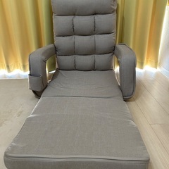 肘掛け付き座椅子／リクライニングの画像