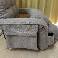 肘掛け付き座椅子／リクライニングの画像