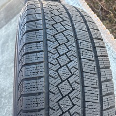 VOLVO スタットレスタイヤ 4本の画像