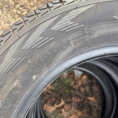 ジムニー yokohamaスタッドレスタイヤ 175/80R16の画像