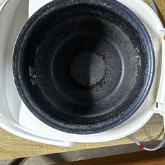 炊飯器（NEOVE NRM-M35A / 2017年製）の画像