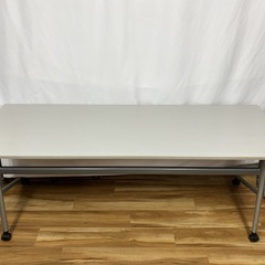 キャスター付き長テーブルの画像
