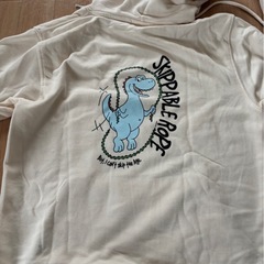 フード付きシャツの画像