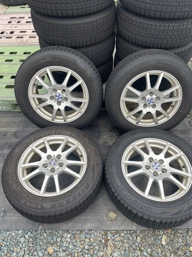 ③ 185/65R15ブリヂストンブリザックVRX2アルミ付きスタッドレスタイヤ、プリウス、PCD100、2024年