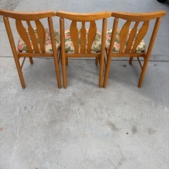 花柄椅子3脚の画像