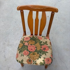 花柄椅子3脚の画像
