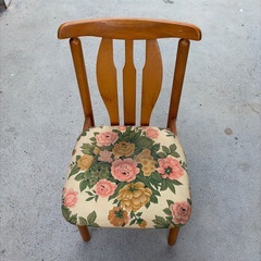 花柄椅子3脚の画像