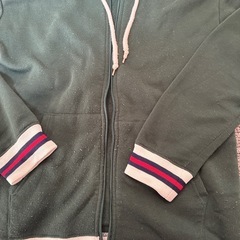 緑のパーカー　男女兼用M　の画像