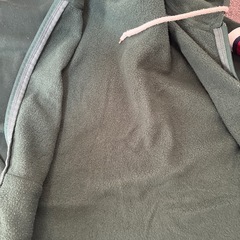 緑のパーカー　男女兼用M　の画像