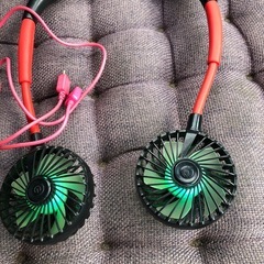 首掛け扇風機　光りますの画像